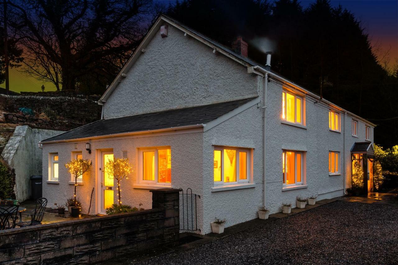 1 Tan Yr Eglwys Barn Cottage Pontardawe Bagian luar foto